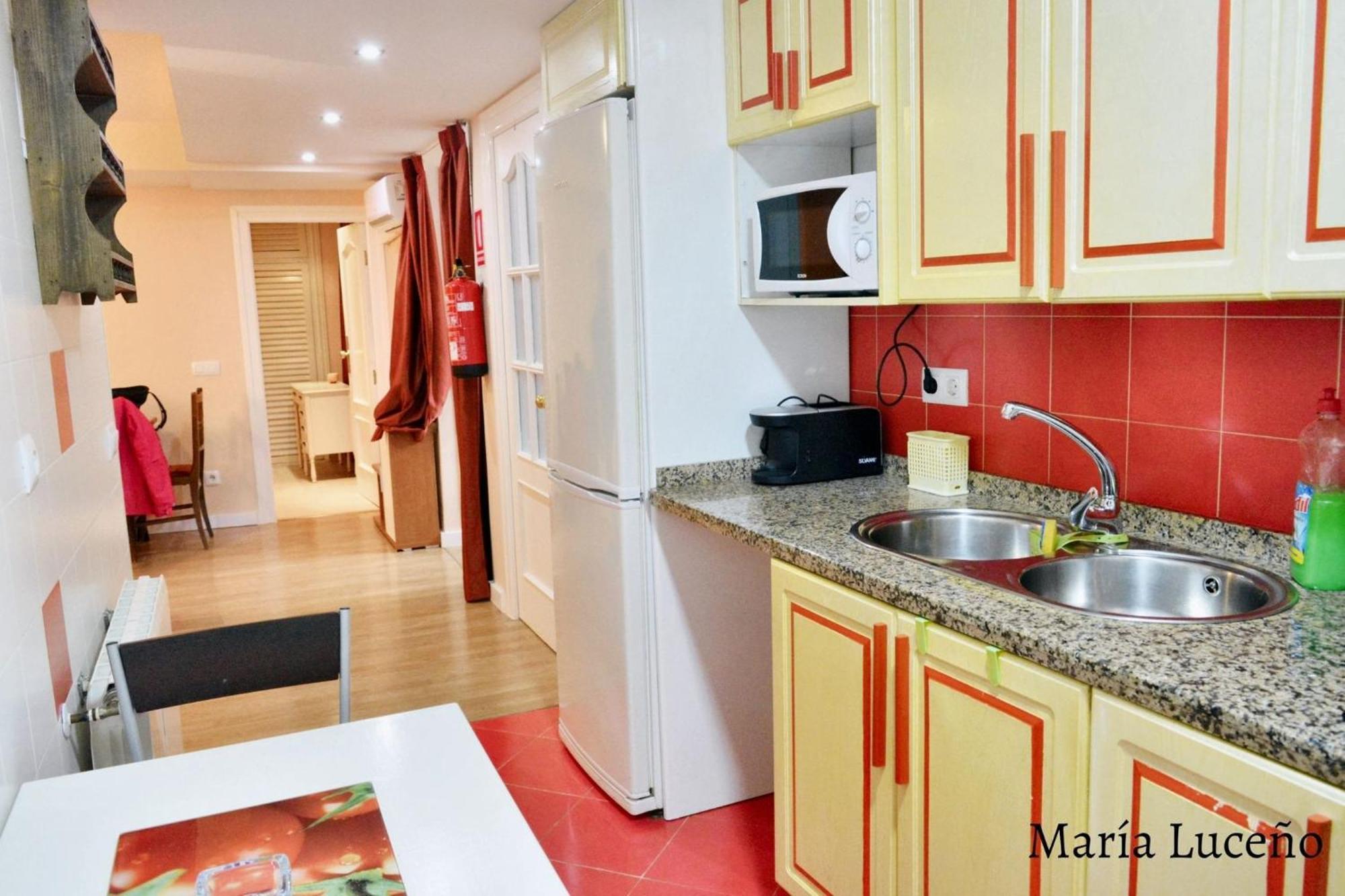 Comfortable Apartment In Caceres 55 M² Welcoming Terrace 외부 사진